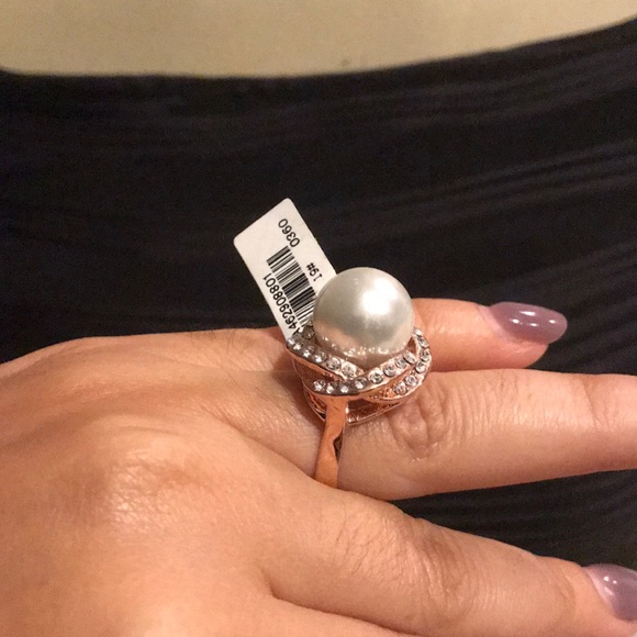 Ring - Picture 2 of 3